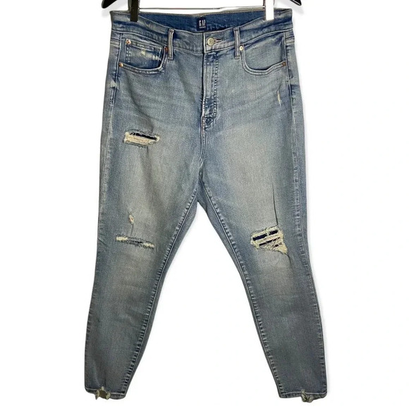 Gap Destroyed True Skinny with Chewed Hem in Light Wash- size 32 - Picture 3 of 10